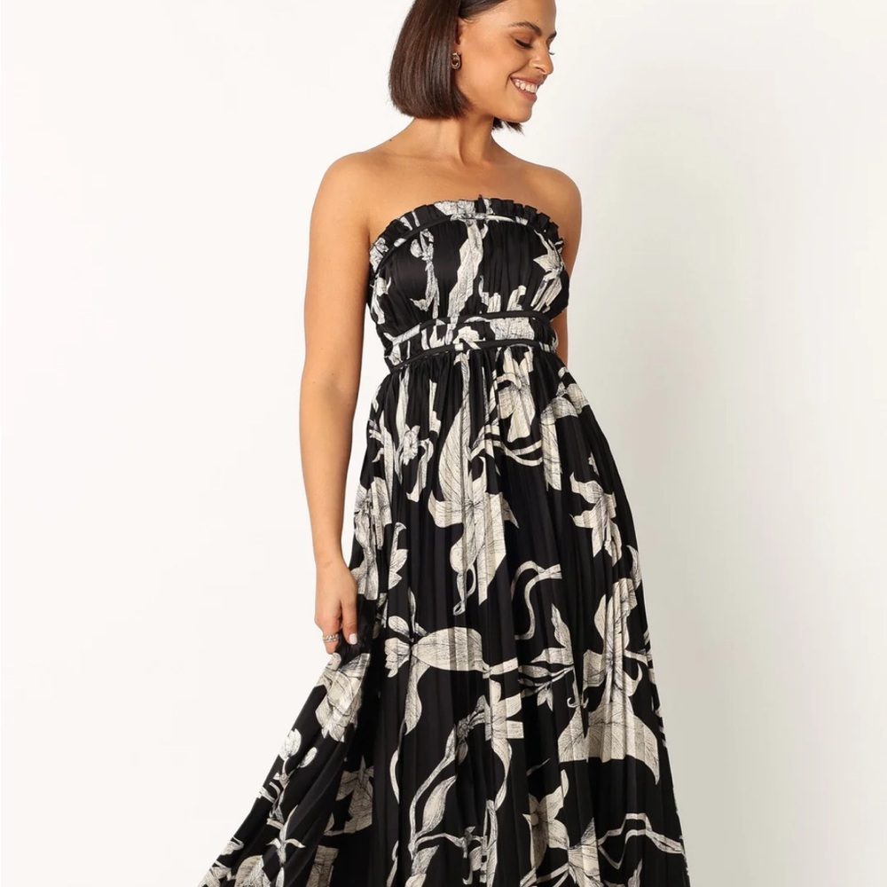 NWT Petal and Pup Maxi size Small